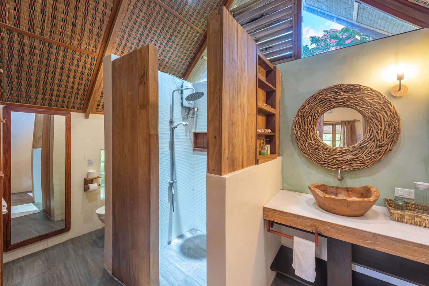 Queen Kubo Bathroom